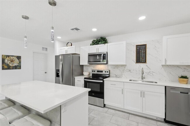 Foto del edificio - Beautifully Remodeled 4-bedroom, 2-bathroom rental home in Sarasota