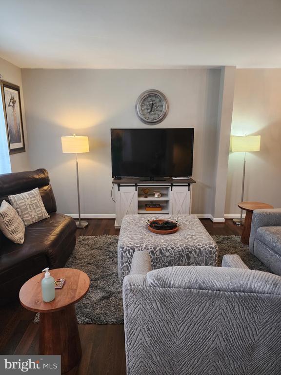 Foto del edificio - 407 Galway Ln