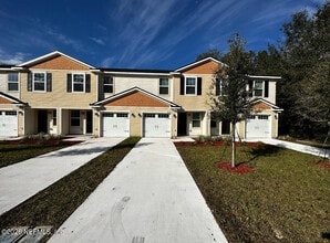 Building Photo - 8206 Halls Hammock Ct