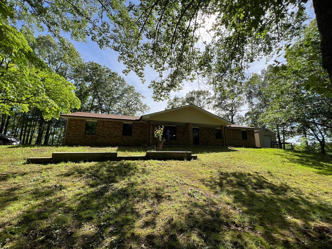 Primary Photo - Single Family Home Close to FLW