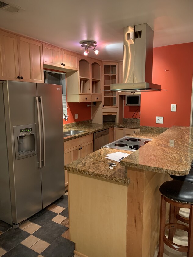 Kitchen - 360 N 1st St