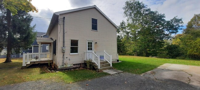 Building Photo - 588 Mahar St
