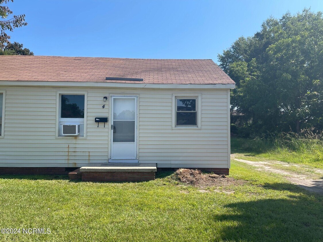 Primary Photo - 112 Richlands Ave