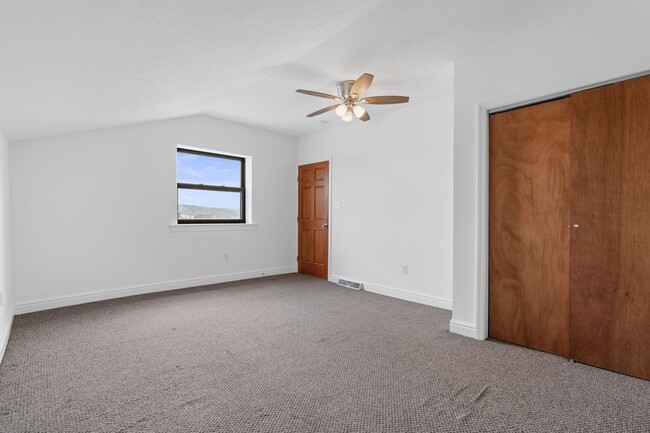 Foto del edificio - 2304 1/2 E Carson Street