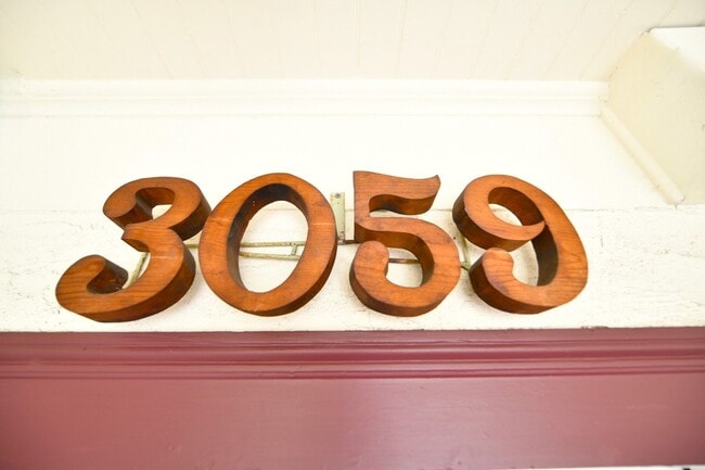 Photo - 1p716 - 3055-3061 Adeline Street Apartment