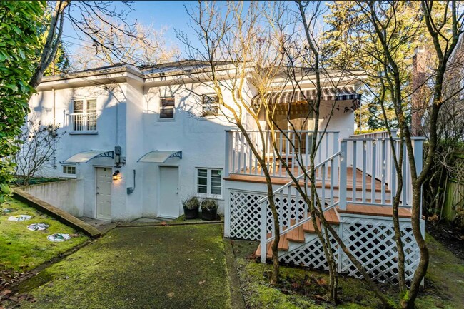 Photo du bâtiment - Point Grey House