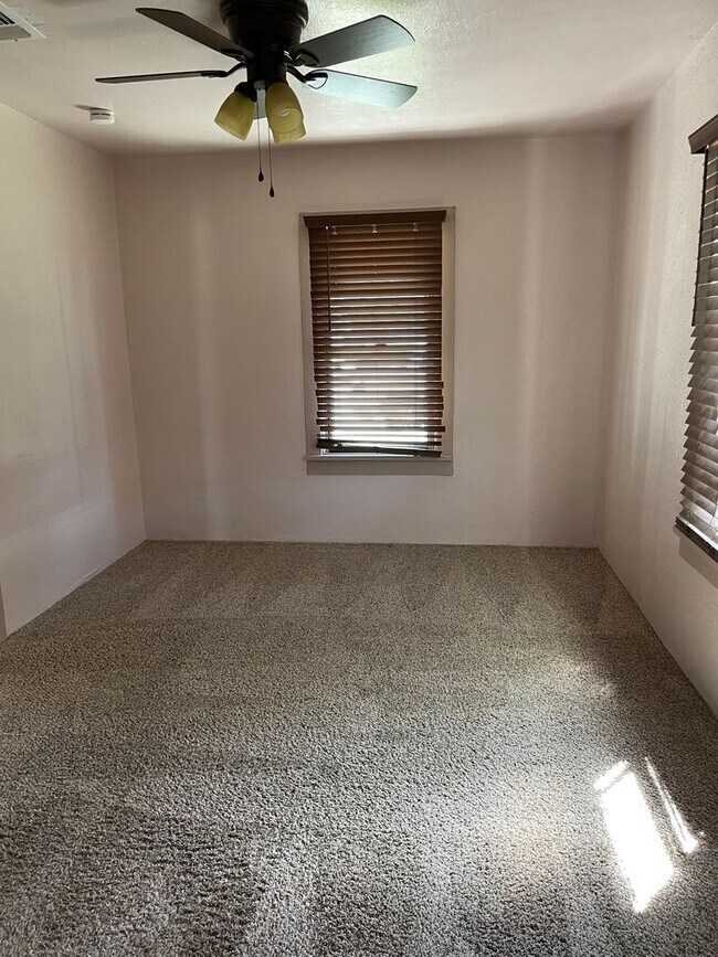 Foto del edificio - Two bedroom home