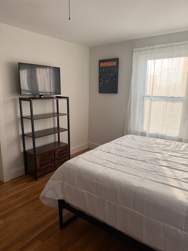 Foto del edificio - 104R Homes Ave