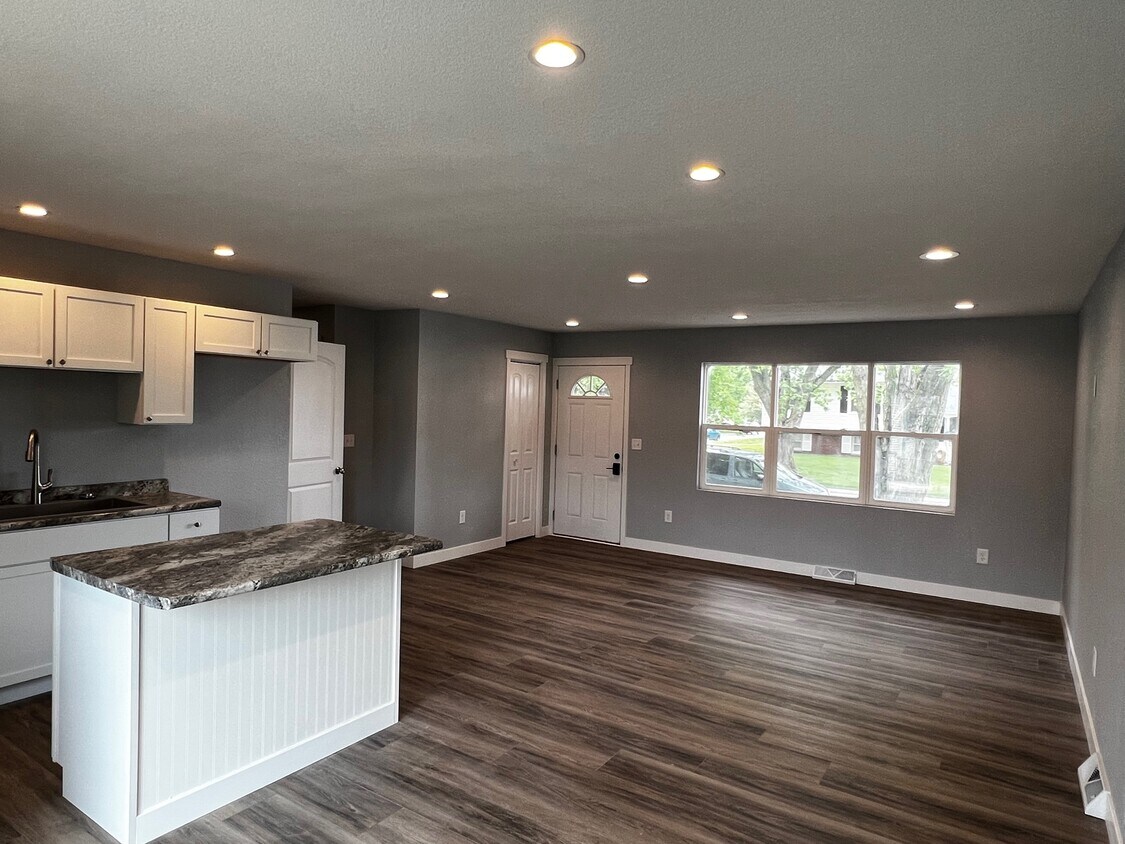Foto principal - 104 Greenbrier Rd
