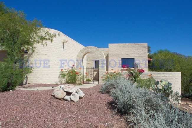 Building Photo - 5040 N Camino de la Cumbre