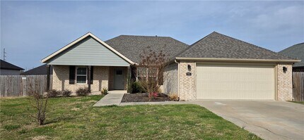 Building Photo - 995 Jameson St