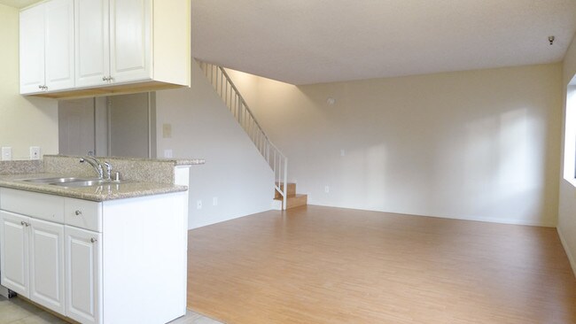 Building Photo - 2110 Crenshaw Blvd