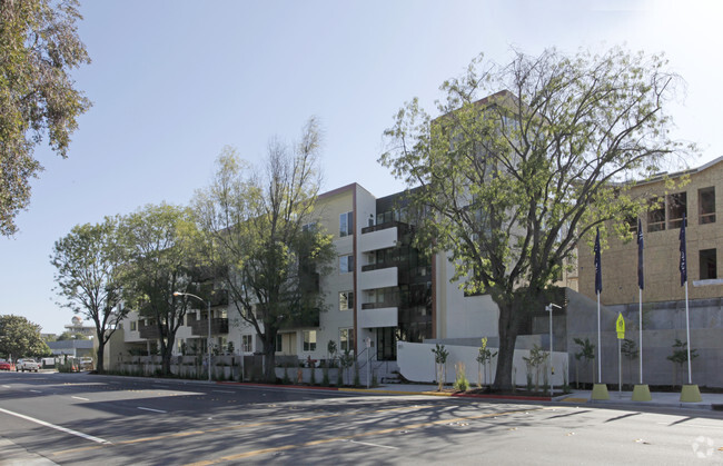 Foto del edificio - Alta Torre