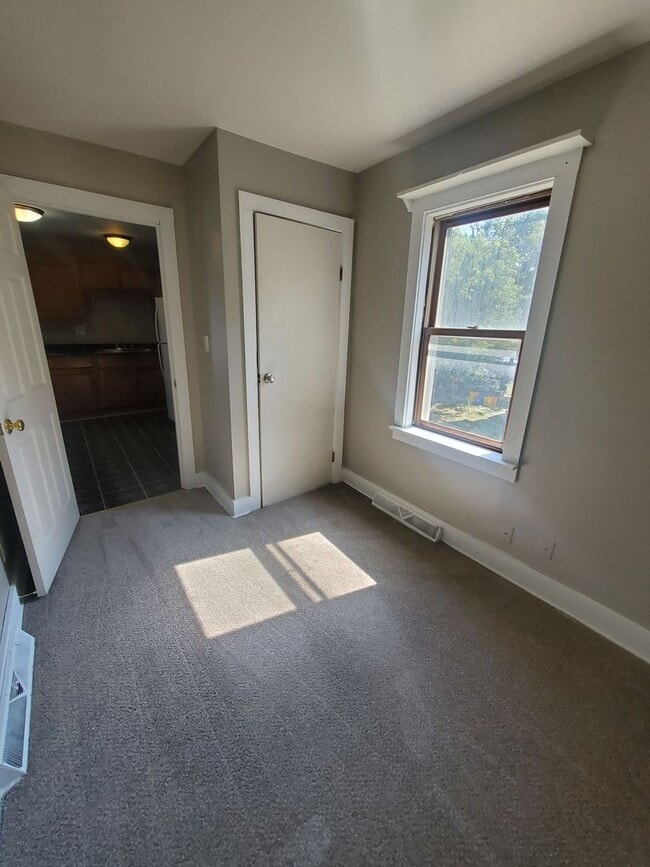 Building Photo - 238 N 36th St