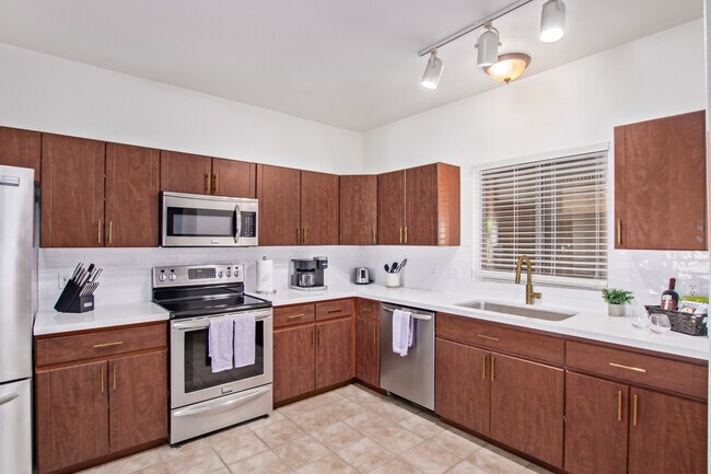 Photo - 920 E Devonshire Ave Apartment