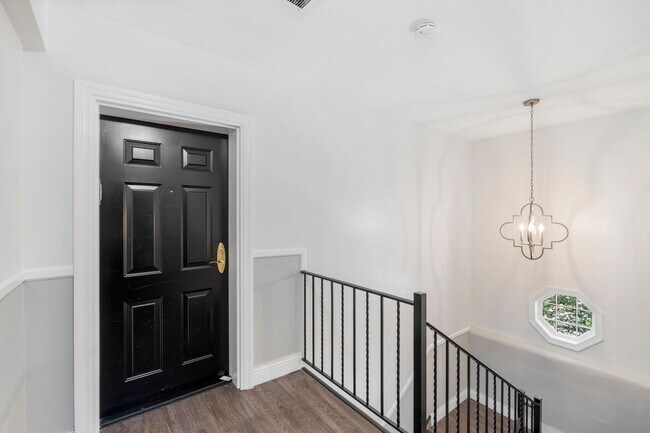 Foto del edificio - 600 Bashford Ln