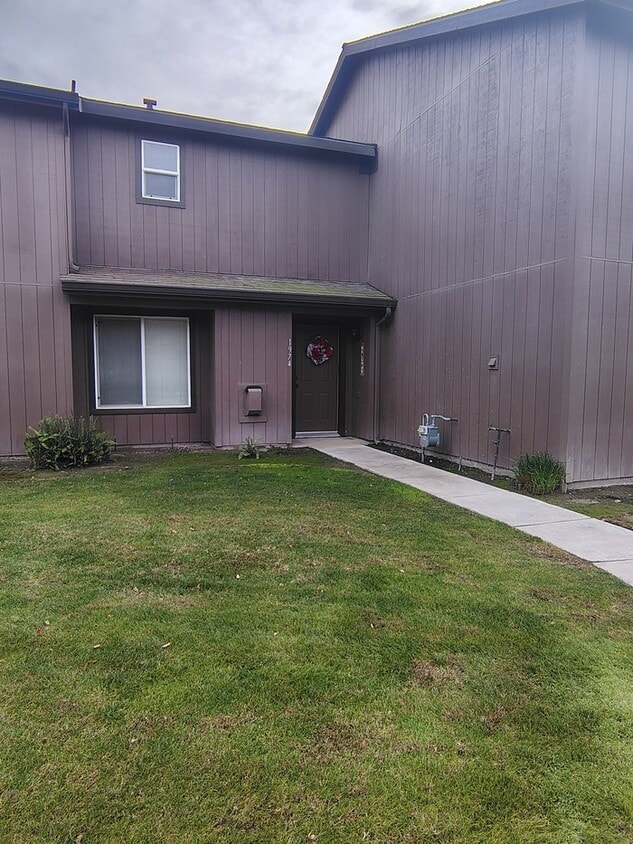 Primary Photo - Condo for Rent in Corcoran! Gated Communit...