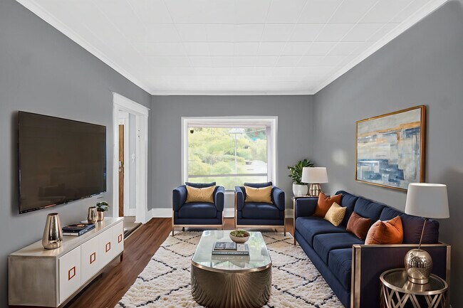 Building Photo - 72 E 136th St