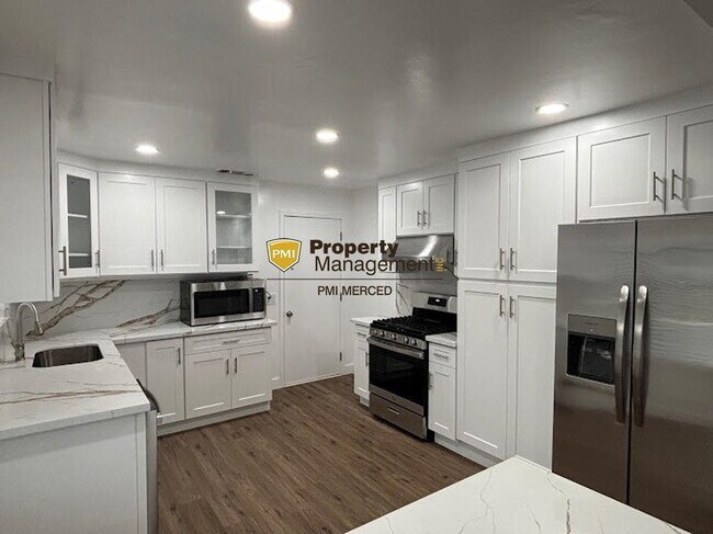Foto del edificio - Coming Soon! Newly remodeled 2 bedroom duplex for $1900