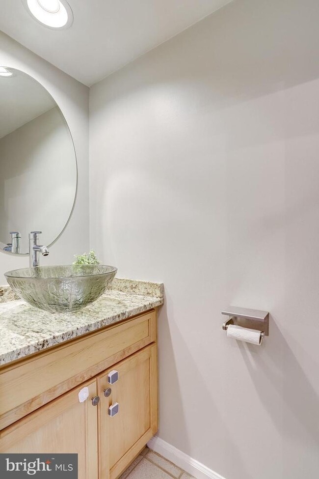 Building Photo - 2911 S Woodstock St