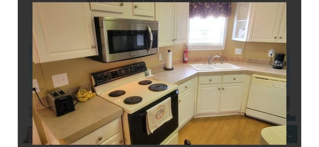 Building Photo - 316 Dove Ct