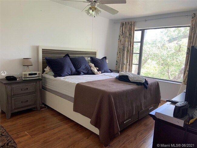 Building Photo - 6060 S Falls Cir Dr