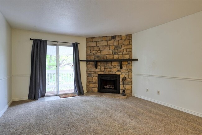 Building Photo - 8555 S Fairmount Dr
