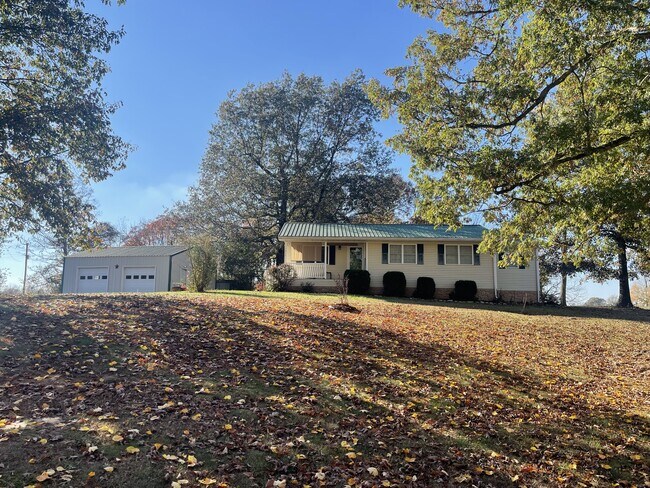 Building Photo - 1013 Murrieltown Rd