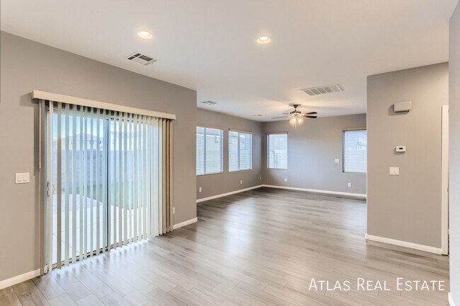 Foto del edificio - 9170 Grand Sunburst Ct