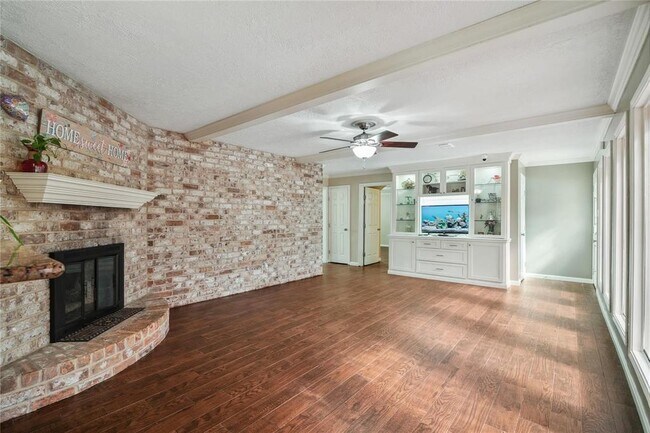 Foto del edificio - 10911 Elmdale Dr