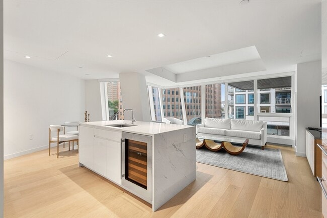 Building Photo - 150 Seaport Blvd
