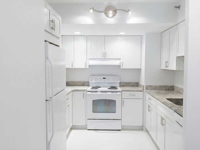 Foto del edificio - 1731 Beacon St