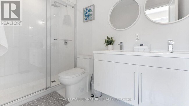 Photo du bâtiment - 6065 McLeod Rd