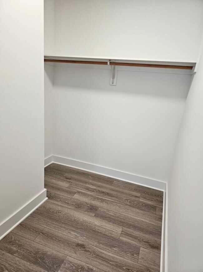 Brookside Manor Clark Apartments in Clark, NJ