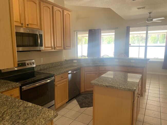 Building Photo - 3733 Crescent Park Blvd