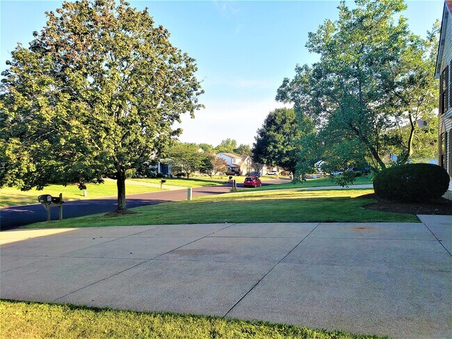 Building Photo - 6509 Blossomwood Cir NE