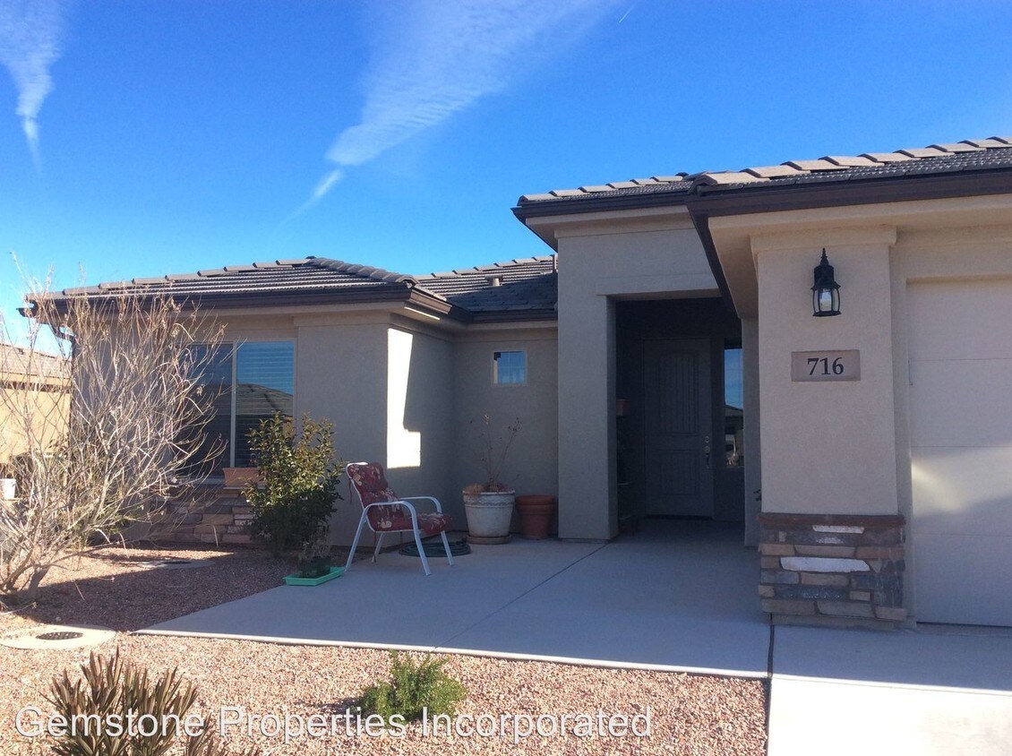 Primary Photo - 3 br, 2 bath House - 716 North 2875 West