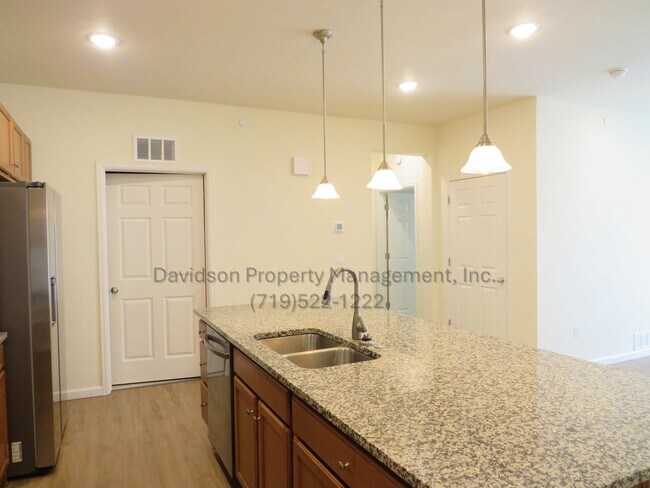 Foto del edificio - Beautiful Newer Condo in Briargate Area