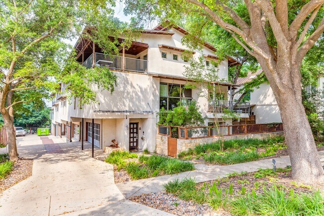 Building Photo - FURNISHED LUXURY ALAMO HEIGHTS 4-BEDROOM