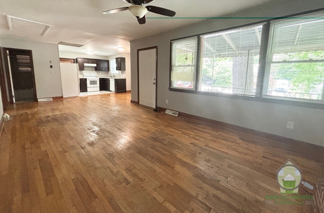 Building Photo - 206 Von Hollen Dr