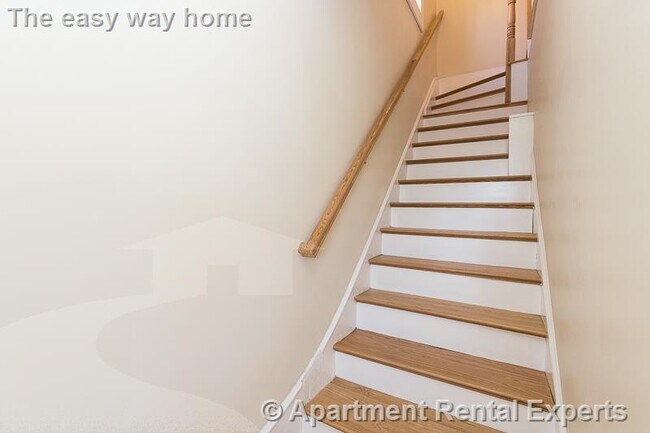 Foto del edificio - 9-11 Rock Valley Ave Unit #2