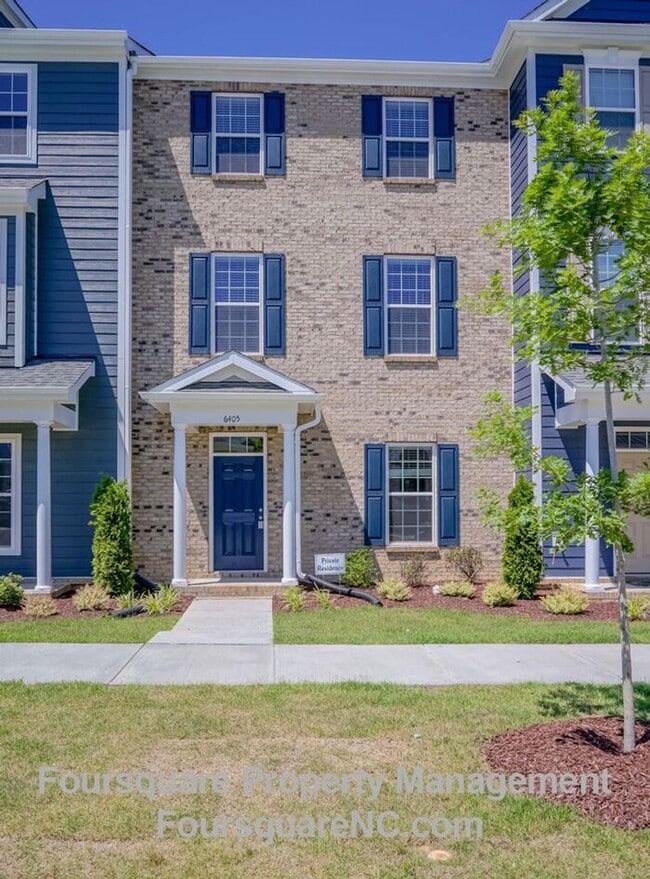 Building Photo - Modern 3-Story Townhome with Entry-Level Bonus Room, Back Deck & Garage , Community Pool in North...