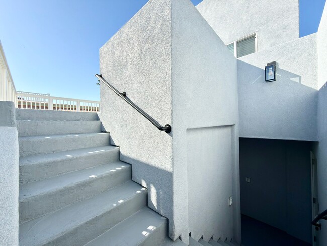 Building Photo - Spacious Coastal Retreat in the Heart of Cardiff!