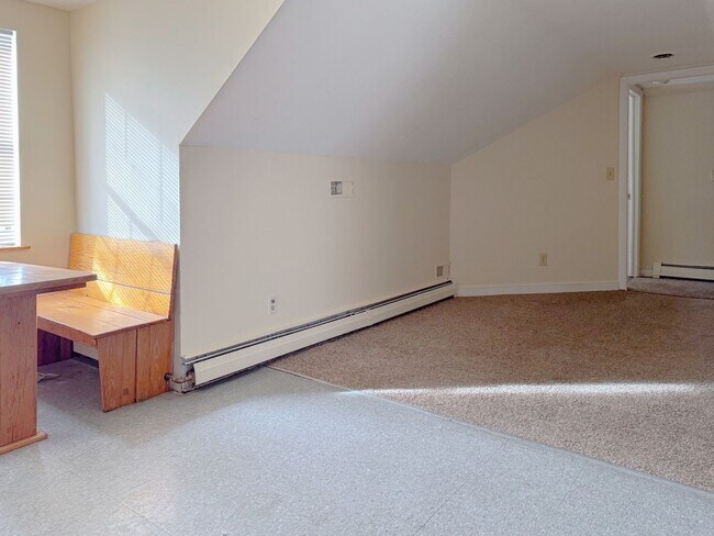 Foto del edificio - Charming 1br Townhome In Quite Country Setting (Heat Included)