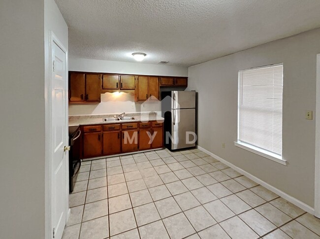 Building Photo - 10482 Lafayette Dr