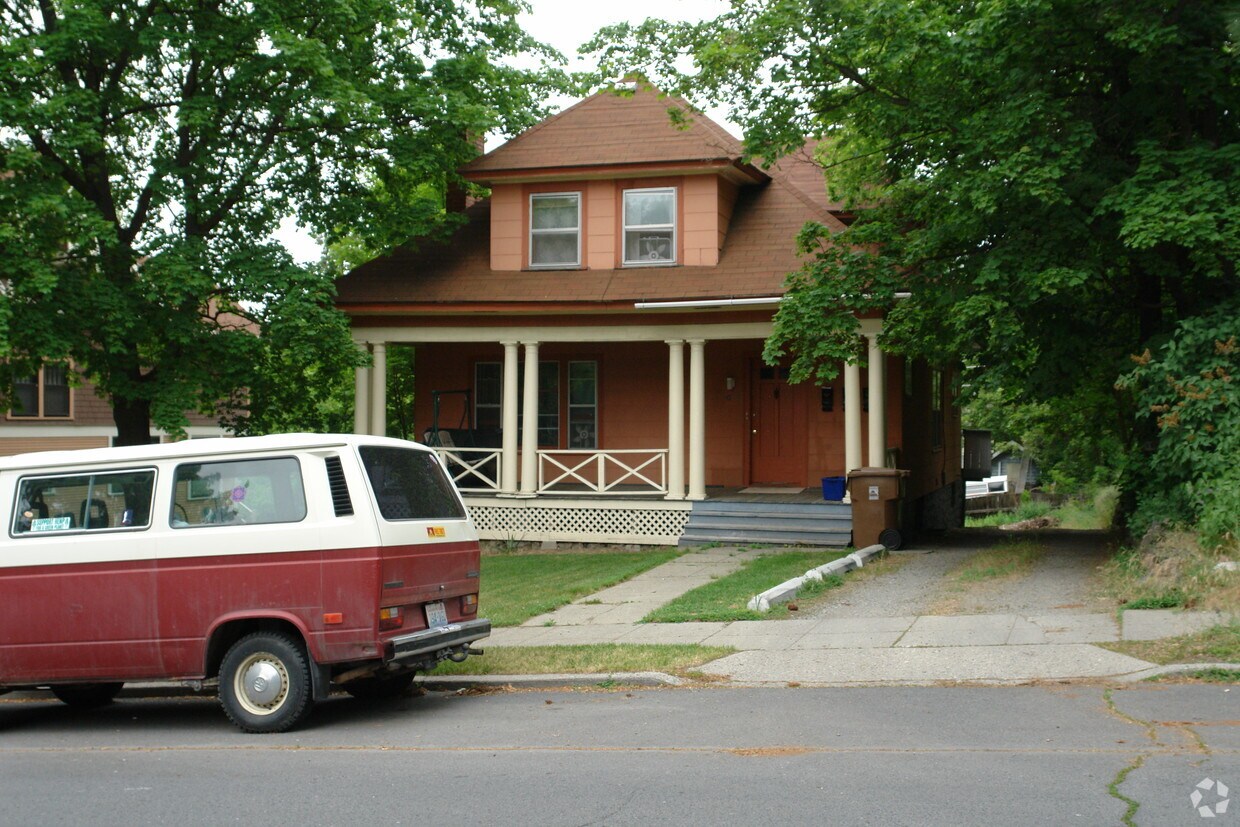 Building Photo - 1004 W 12th Ave