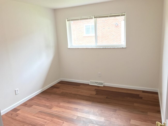 Foto del edificio - 4054 Geraldine Ave