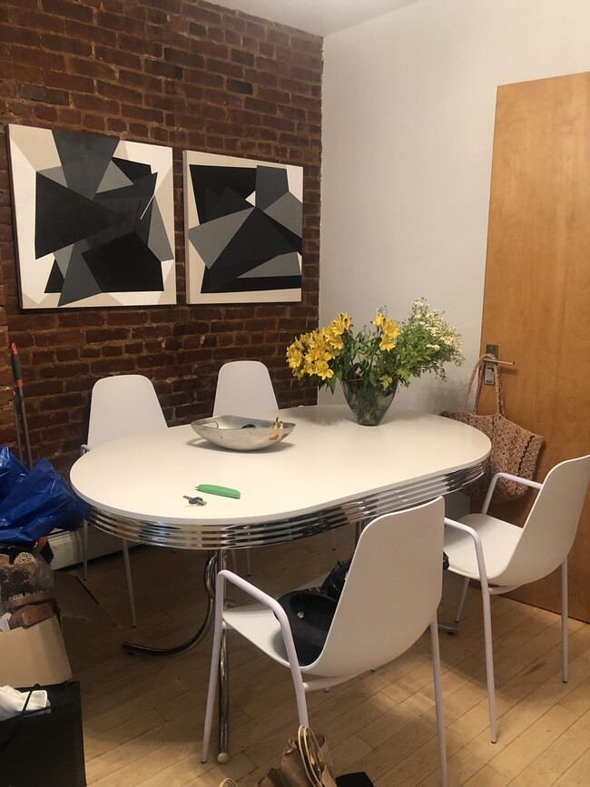 Foto del edificio - 319 W 134th St