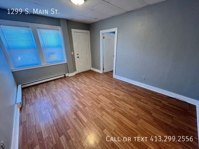 Foto del edificio - 1299 S Main St