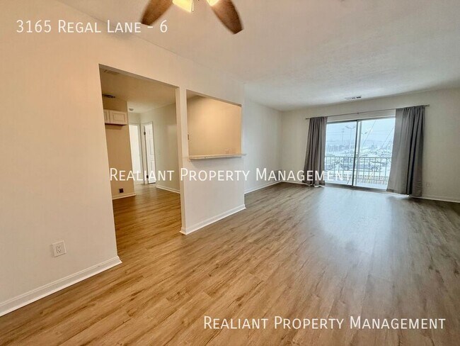 Foto del edificio - 3165 Regal Ln